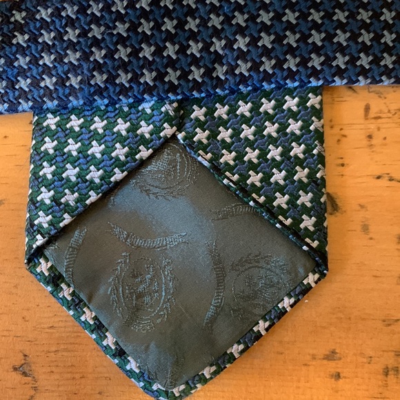 Tommy Hilfiger necktie - Picture 6 of 6